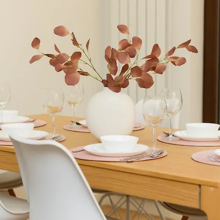 Cosy With Parking Wilanow By Renters Daire