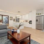 Апартаменты Cosy With Parking Wilanow By Renters Варшава