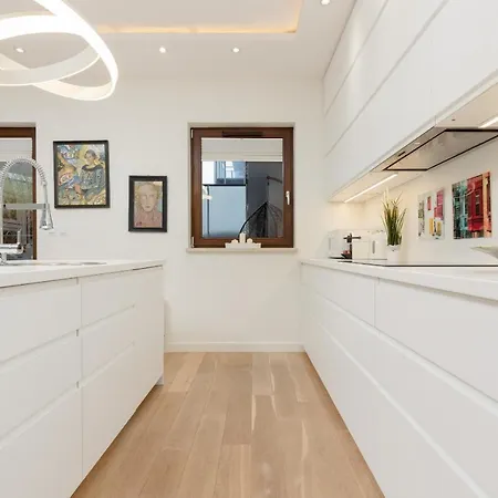 Cosy With Parking Wilanow By Renters