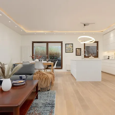 Cosy With Parking Wilanow By Renters Appartement Varsovie