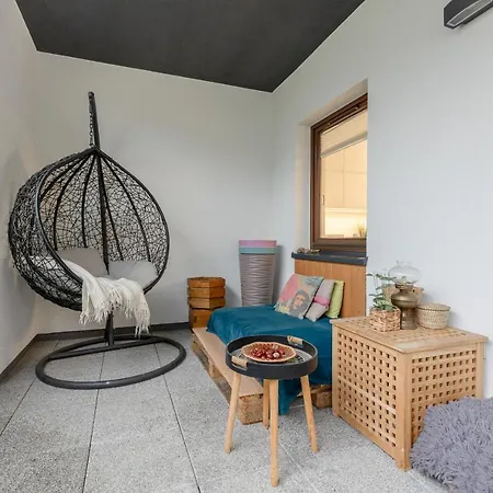 Cosy With Parking Wilanow By Renters Warszawa