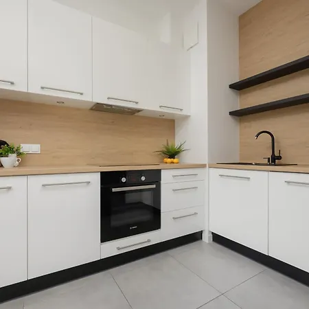 Cosy With Parking Wilanow By Renters Warszawa