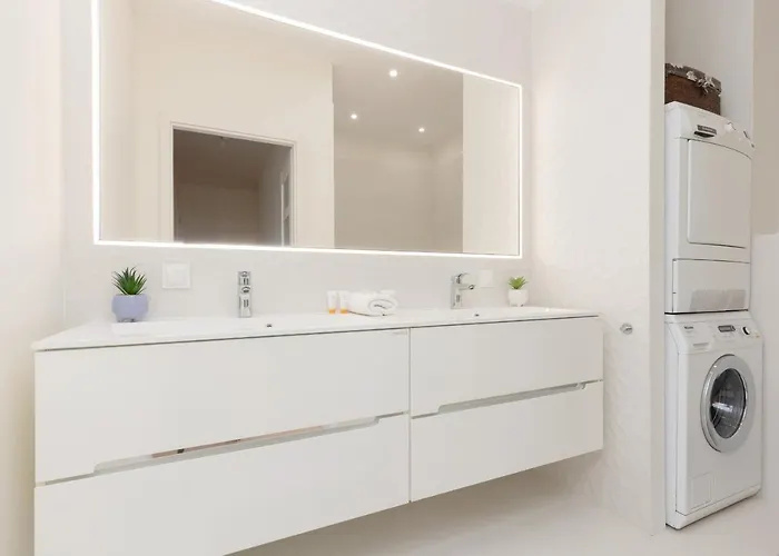 Apartment Cosy With Parking Wilanow By Renters