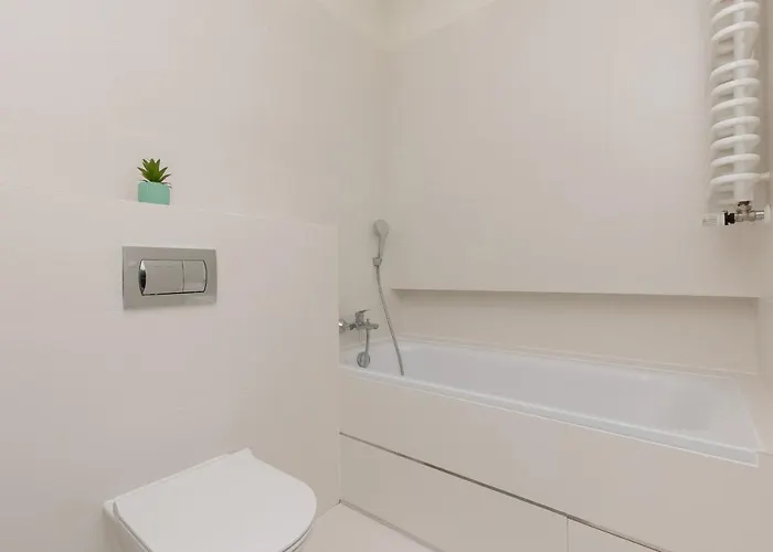 Apartment Cosy With Parking Wilanow By Renters *