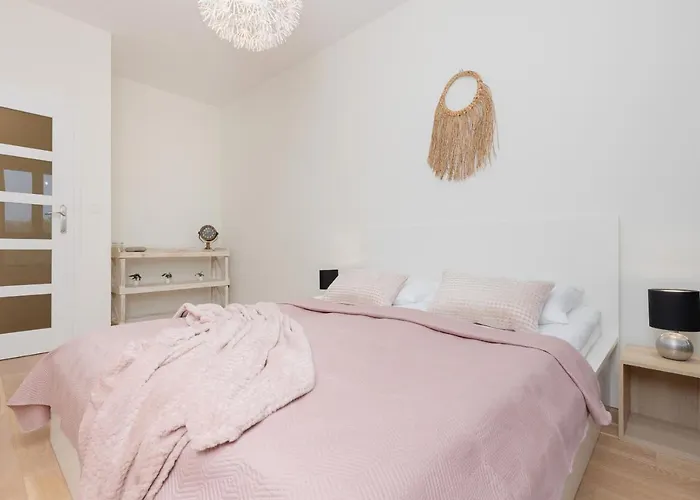 Apartment Cosy With Parking Wilanow By Renters Warsaw