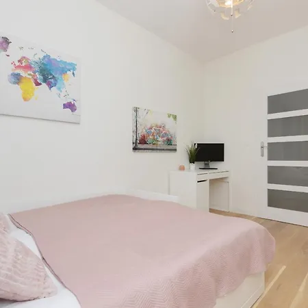Daire Cosy With Parking Wilanow By Renters *